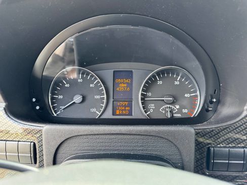 Used 2018 Mercedes-Benz Sprinter 3500 image 17