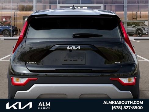 New 2025 Kia Niro LX image 13