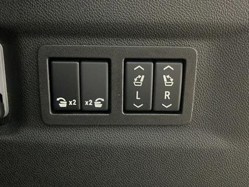 Used 2025 GMC Yukon XL AT4 Ultimate w/ LPO, Floor Liner Package AWD/4WD image 32