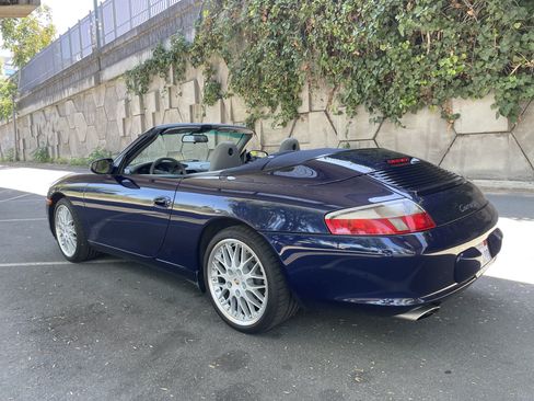 Used 2002 Porsche 911 Carrera RWD image 5