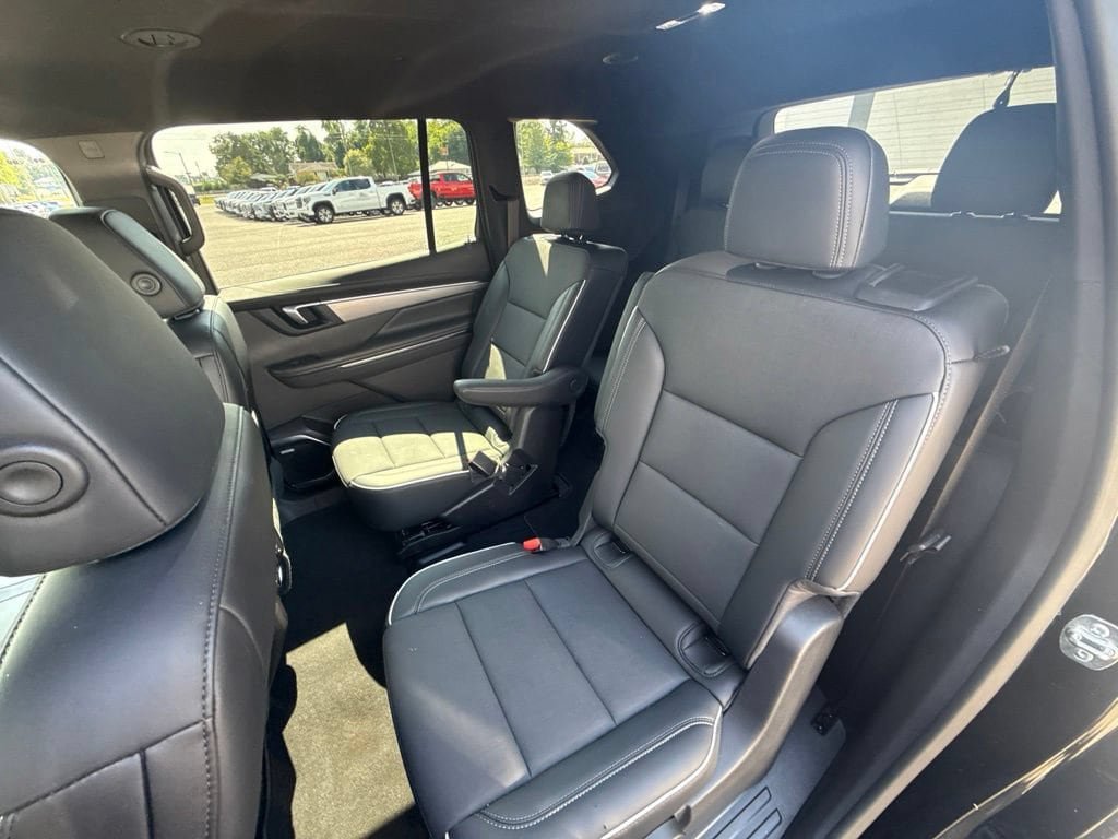 Used 2026 Buick Enclave Preferred AWD/4WD image 12