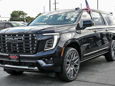 Used 2025 GMC Yukon XL Denali Ultimate AWD/4WD image 6