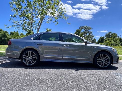 Used 2019 Volkswagen Passat 2.0T SE R-Line FWD image 14