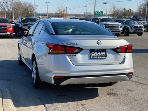 Used 2024 Nissan Altima 2.5 S image 5