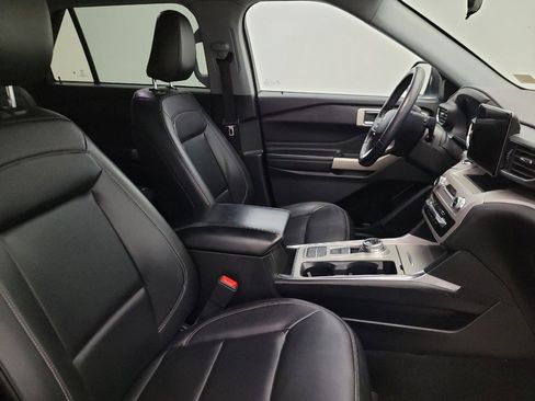 Used 2023 Ford Explorer XLT w/ Equipment Group 202A RWD image 21