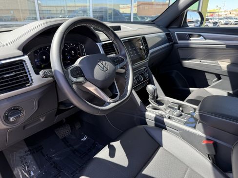 Used 2023 Volkswagen Atlas Cross Sport SEL image 33