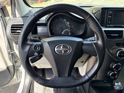 Used 2014 Scion iQ 10 Series FWD image 29