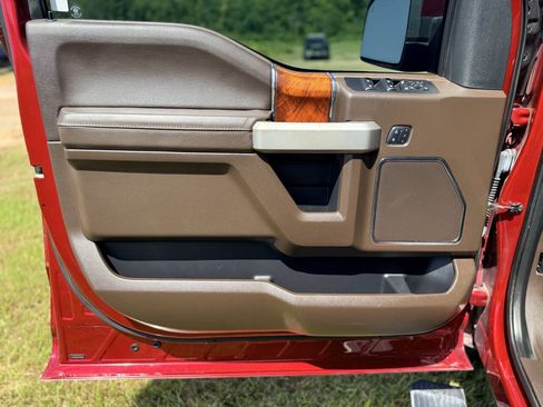 Used 2016 Ford F150 King Ranch w/ Equipment Group 601A Luxury RWD image 29