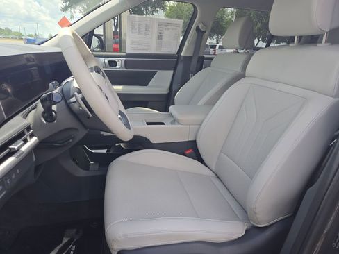 Used 2025 Hyundai Santa Fe SEL FWD image 10