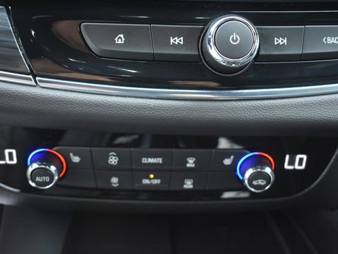 Used 2024 Buick Enclave Essence w/ Sport Touring Edition image 27