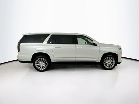Used 2024 Cadillac Escalade ESV Premium Luxury AWD/4WD image 4