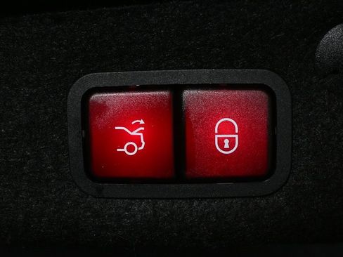 Used 2019 Mercedes-Benz C 300 Sedan image 30