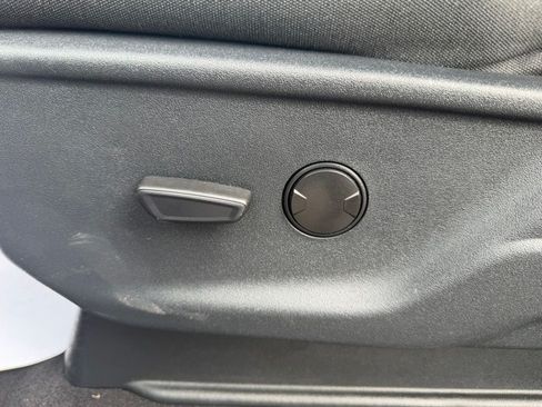 Used 2025 Ford F150 XLT w/ Equipment Group 301A Standard AWD/4WD image 17