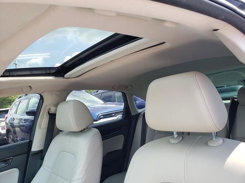 Used 2022 Honda Civic Touring image 5