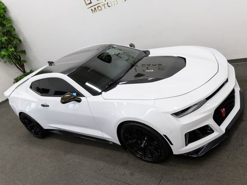 Used 2018 Chevrolet Camaro ZL1 RWD image 24