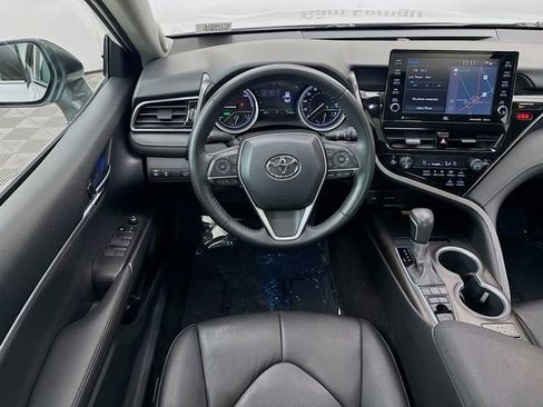 Used 2022 Toyota Camry XLE w/ Navigation Upgrade Package image 24
