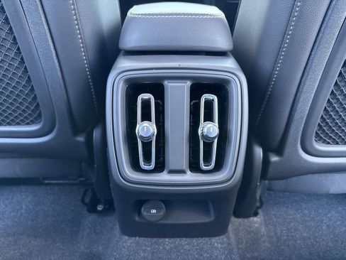 New 2026 Volvo XC40 B5 Ultra image 15