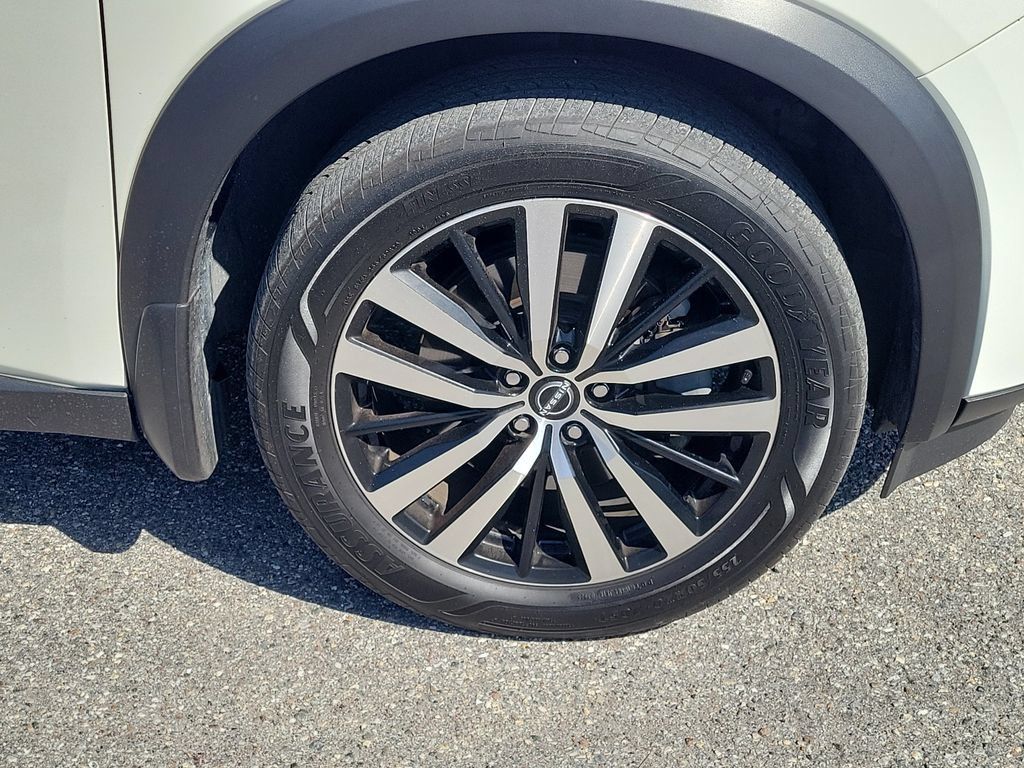 Used 2023 Nissan Pathfinder Platinum AWD/4WD image 6