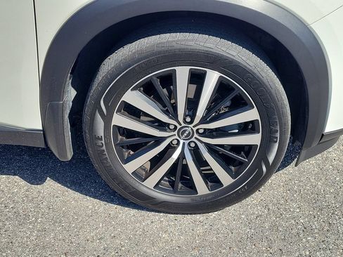 Used 2023 Nissan Pathfinder Platinum AWD/4WD image 6