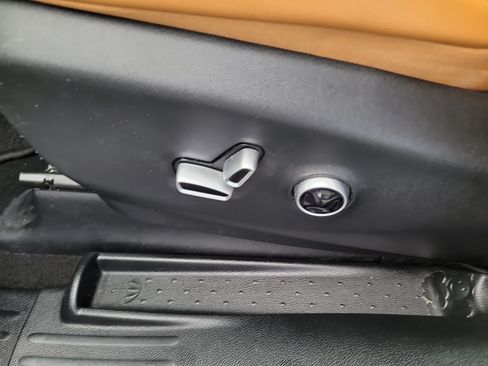 Used 2022 Chrysler Pacifica Pinnacle FWD image 23