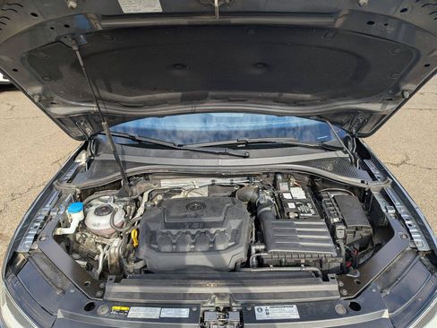 Used 2018 Volkswagen Tiguan SEL AWD/4WD image 38