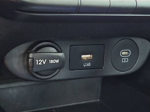 Used 2024 Hyundai Elantra SEL FWD image 23