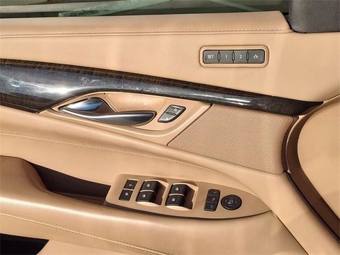 Used 2020 Cadillac Escalade Platinum image 28