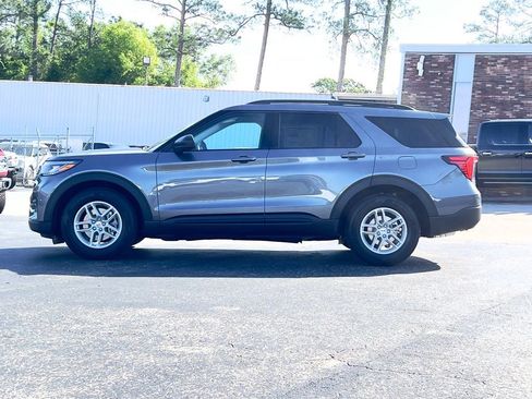 New 2026 Ford Explorer Active RWD image 2