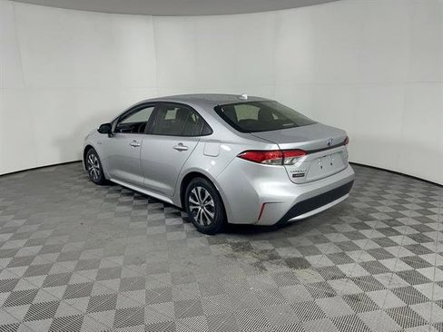 Used 2021 Toyota Corolla LE w/ Carpet Mat Package (TMS) image 6