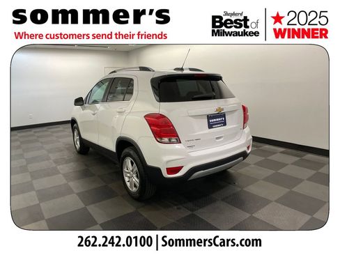 Used 2020 Chevrolet Trax LT w/ LT Convenience Package AWD/4WD image 3