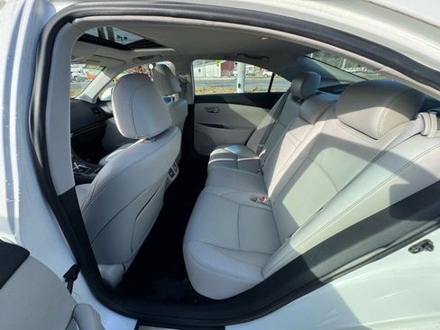 Used 2010 Lexus ES 350 image 10