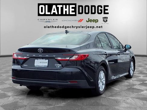 Used 2025 Toyota Camry LE image 25