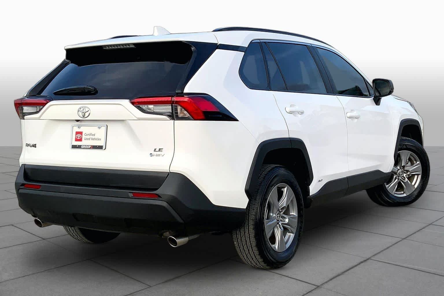 Used 2025 Toyota RAV4 LE AWD/4WD image 13