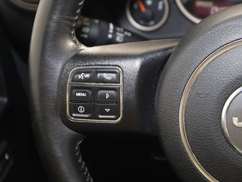 Used 2016 Jeep Wrangler Unlimited Sahara AWD/4WD image 35
