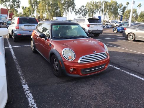 Used 2011 MINI Cooper Hardtop image 3