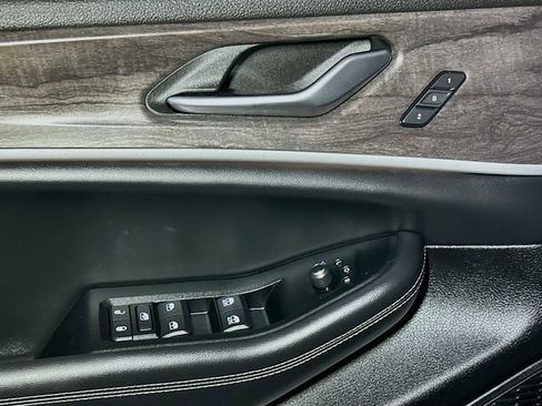 Used 2023 Jeep Grand Cherokee L Limited image 15