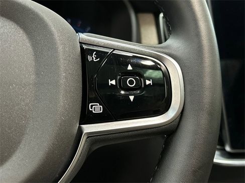 Certified 2025 Volvo XC90 B6 Plus image 14