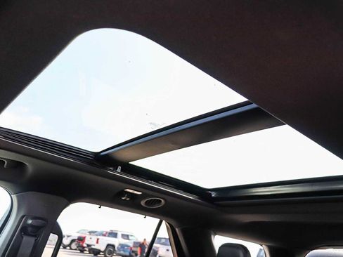 Used 2020 Ford Explorer Limited image 26