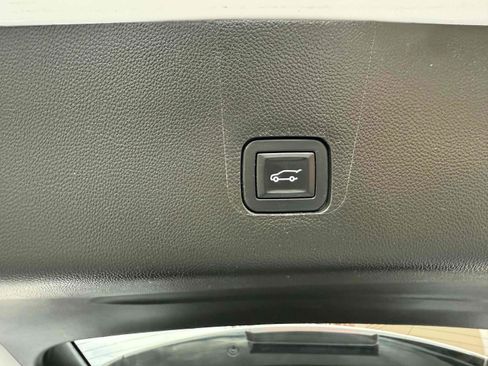 Used 2019 Chevrolet Traverse LT w/ LT Premium Package image 75