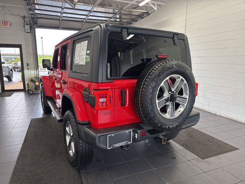Used 2021 Jeep Wrangler Unlimited Sahara w/ LED Lighting Group AWD/4WD image 6