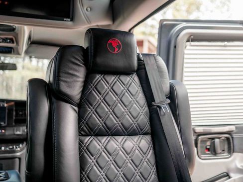 Used 2023 Chevrolet Express 2500 image 76