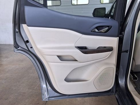 Used 2021 GMC Acadia Denali w/ Denali Technology Package FWD image 21