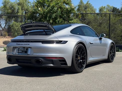 Certified 2024 Porsche 911 Carrera GTS RWD image 34
