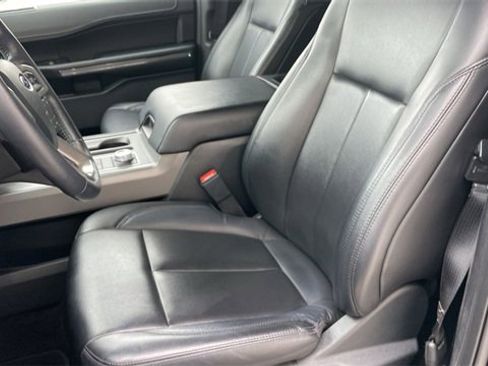 Used 2021 Ford Expedition Max XLT image 11