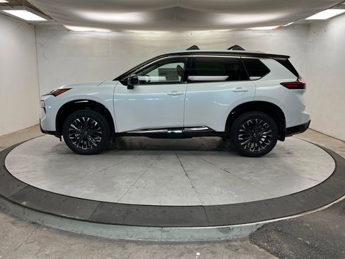 New 2026 Nissan Rogue Platinum w/ Platinum Premium Package image 2