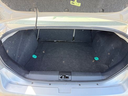 Used 2010 Ford Focus SE FWD image 17