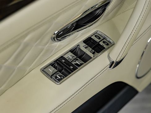 Used 2018 Bentley Flying Spur W12 AWD/4WD image 53