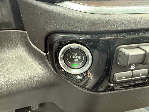 Certified 2026 GMC Sierra 1500 SLT AWD/4WD image 28