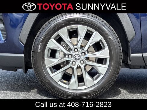 Used 2021 Toyota RAV4 XLE Premium AWD/4WD image 12