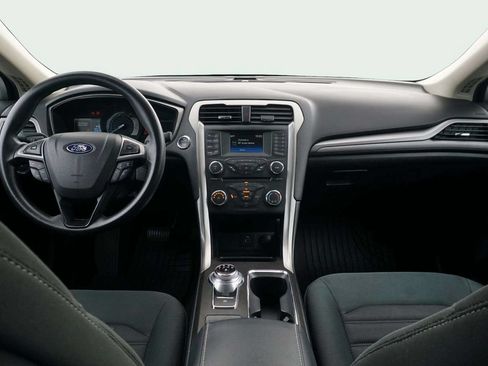 Used 2018 Ford Fusion SE FWD image 18